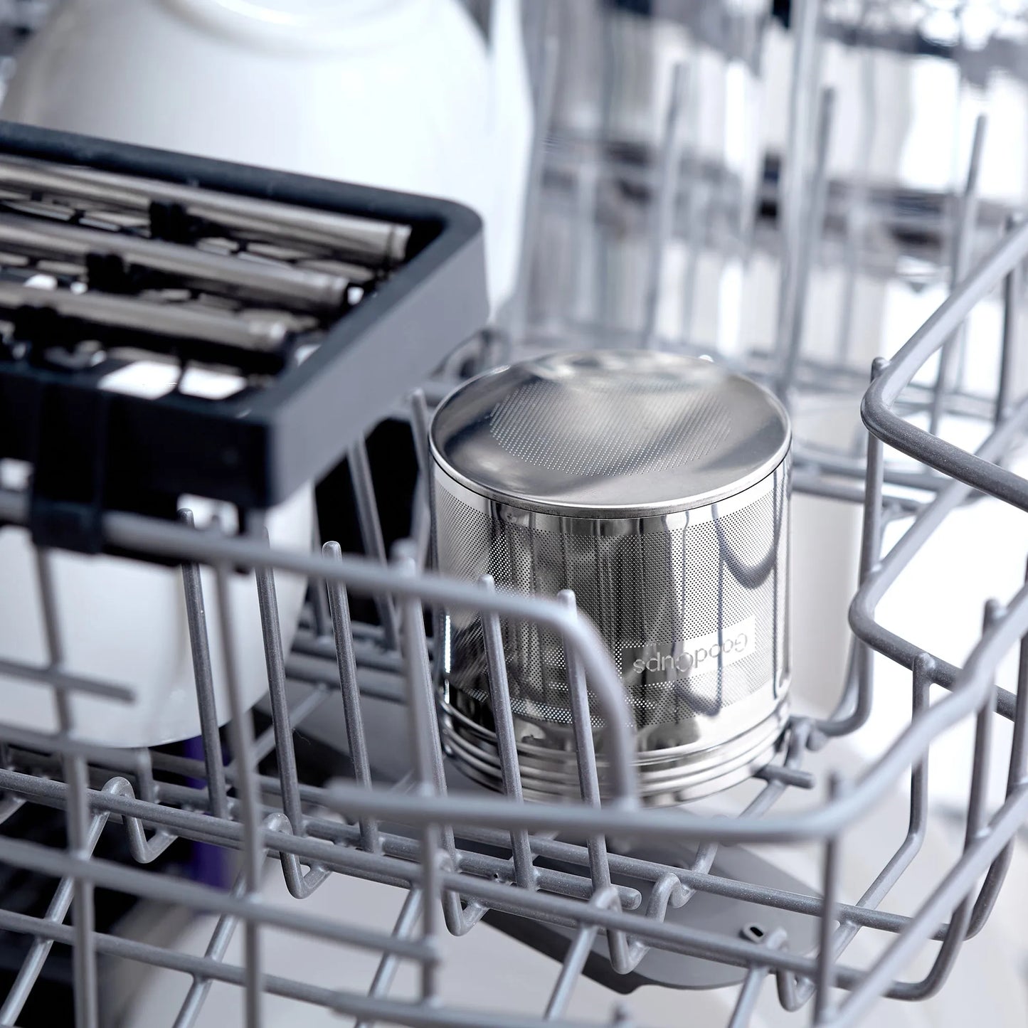 Stainless Steel Tea Infuser – Fine Mesh Loose Leaf Strainer with Lid & Chain | Large