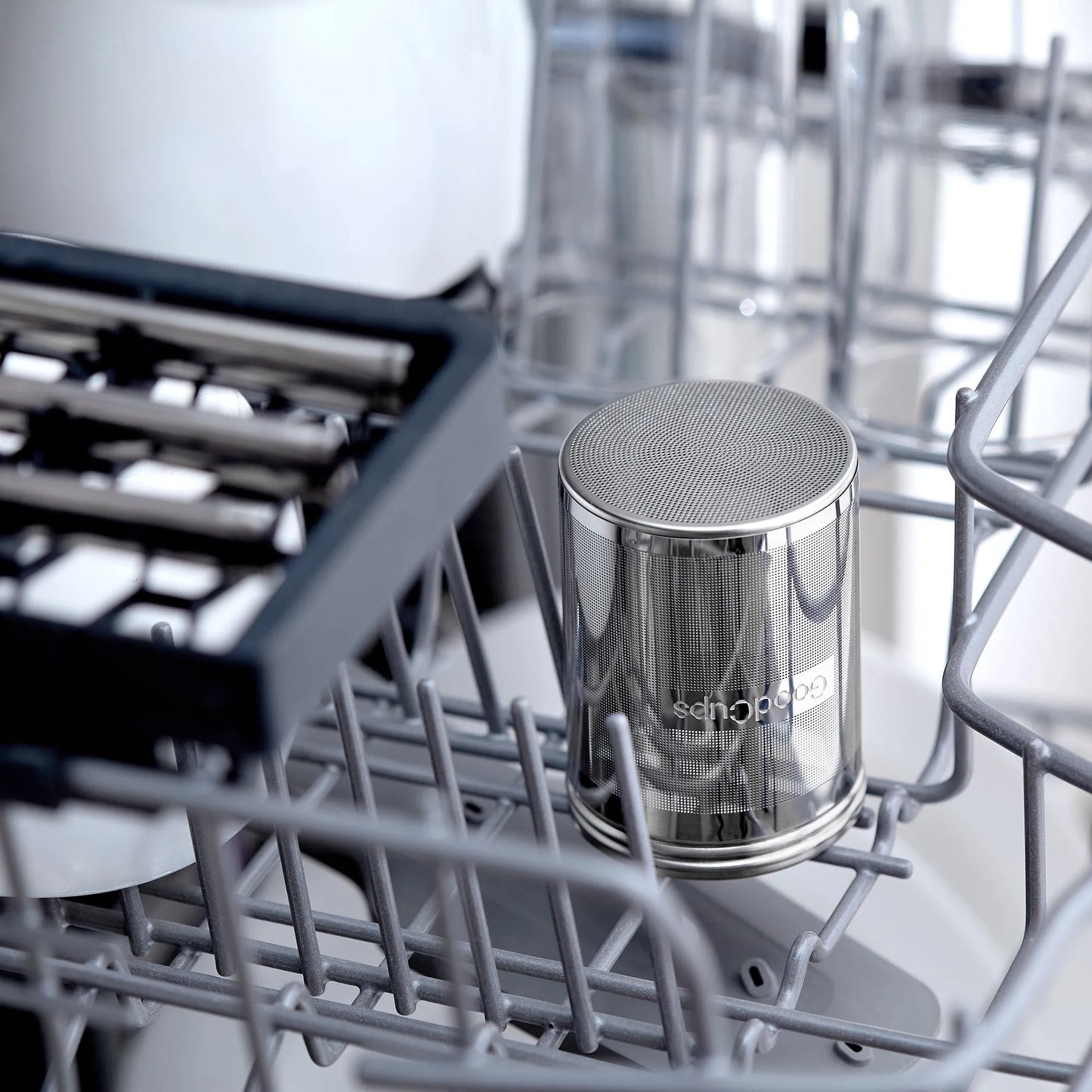 Stainless Steel Tea Infuser – Fine Mesh Loose Leaf Strainer with Lid & Chain | Medium